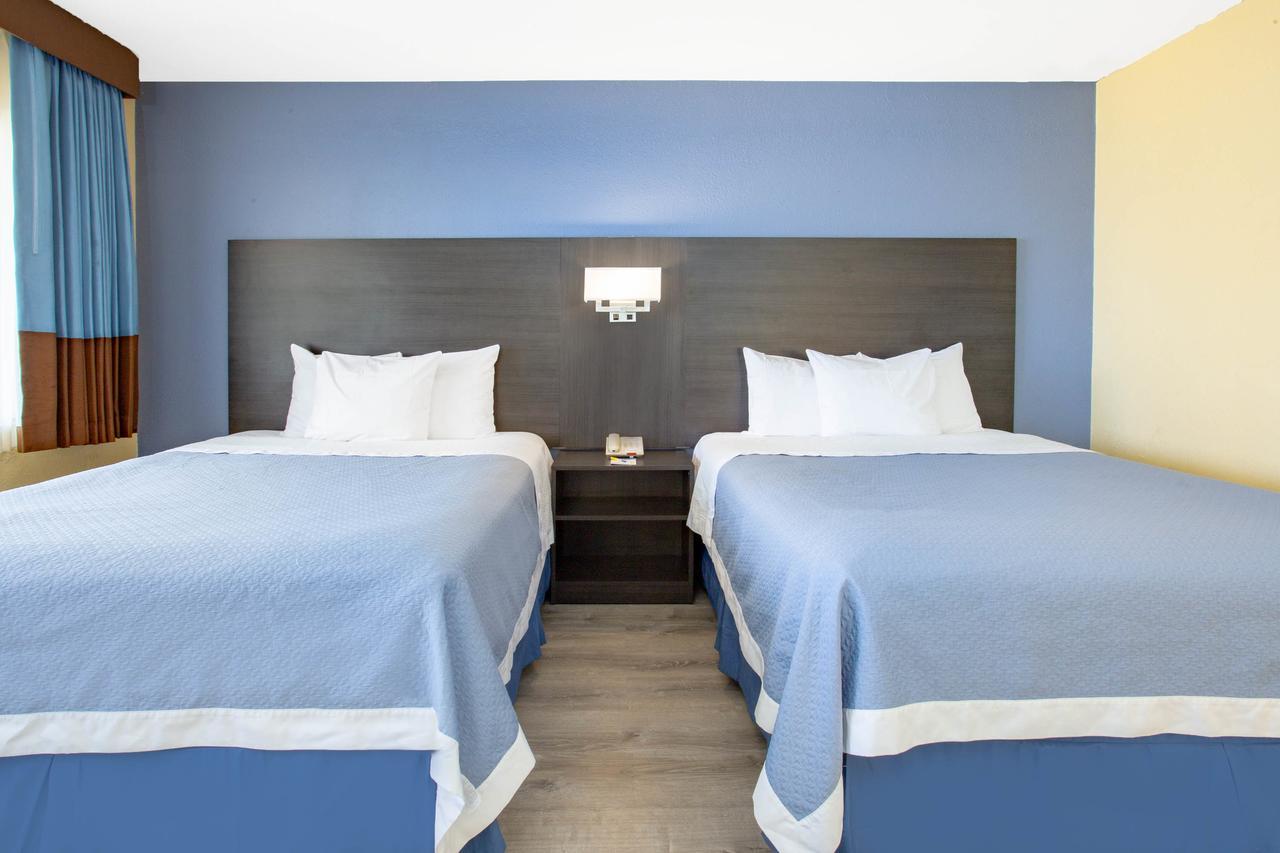 Days By Wyndham Airport - 2* Phoenix