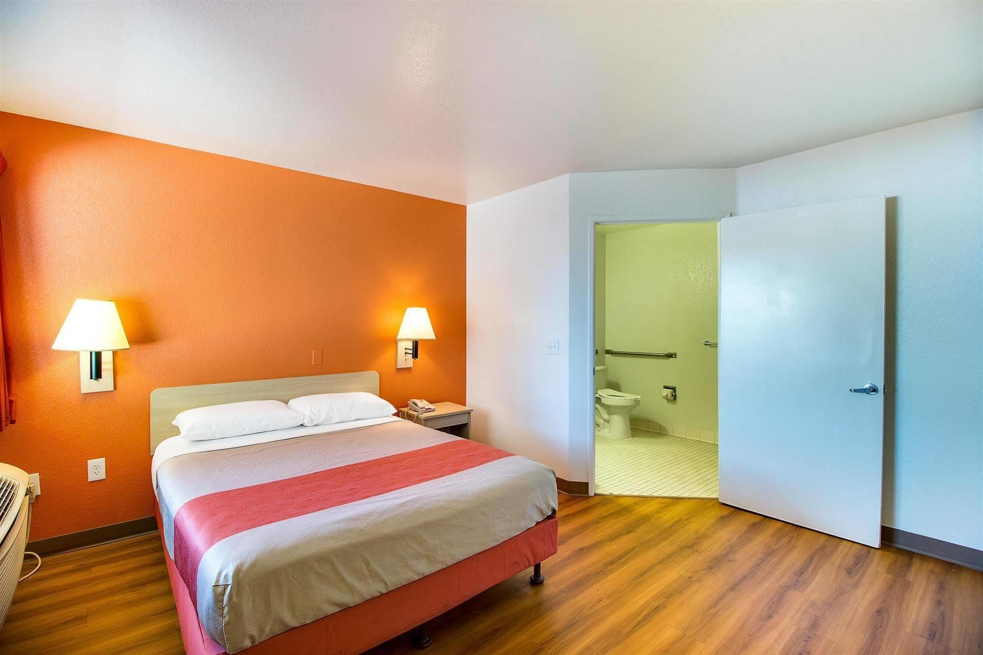 6-phoenix, Az - East Hotel