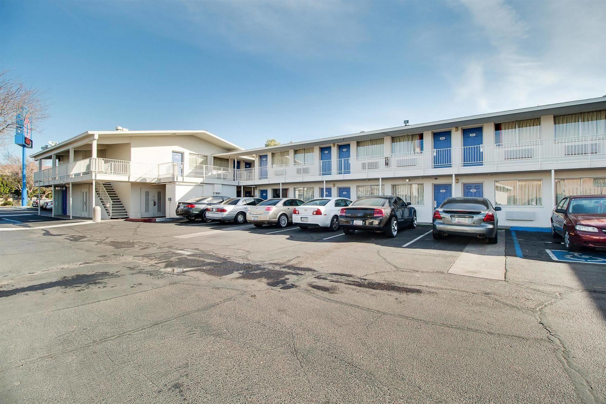 Hotel 6-phoenix, Az - East 2*
