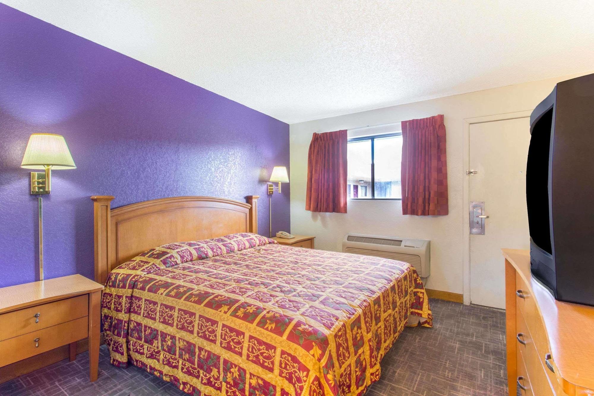 Motel Knights At N Black Canyon Hwy