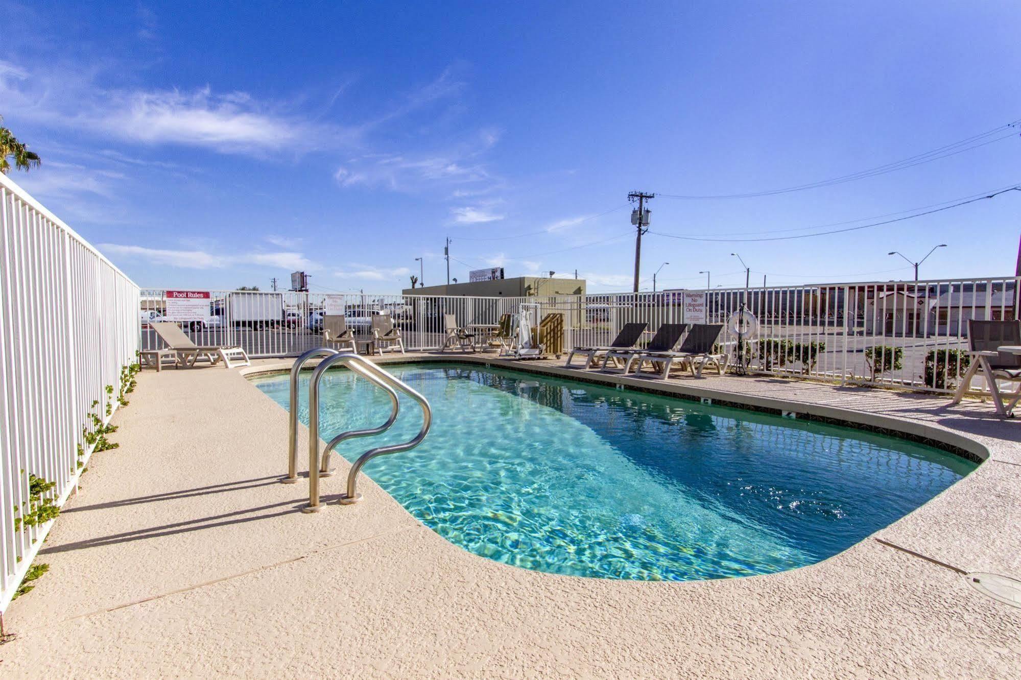Hotel 6-phoenix, Az - Airport - 24th Street