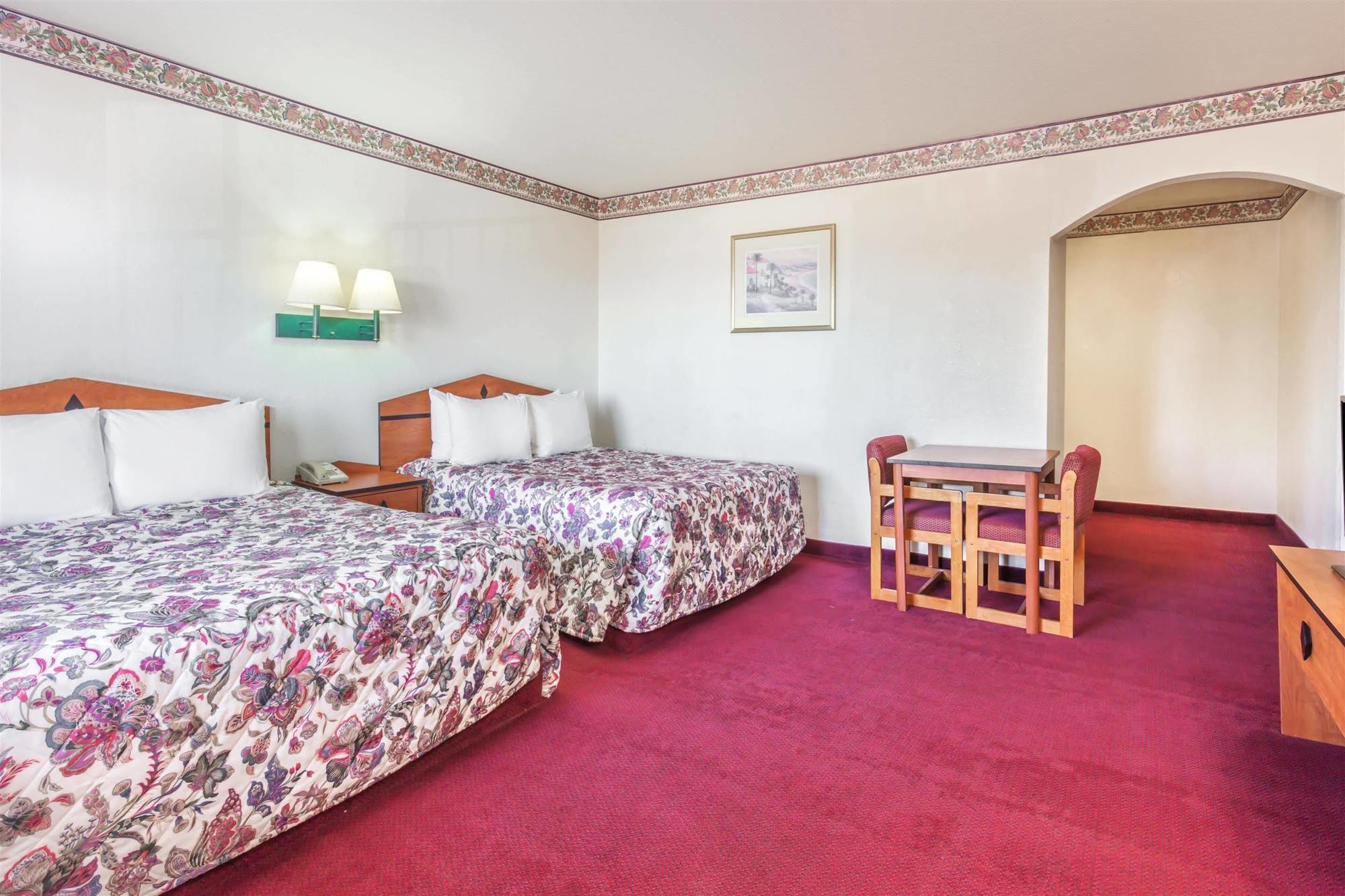 Hotel Days By Wyndham Airport -