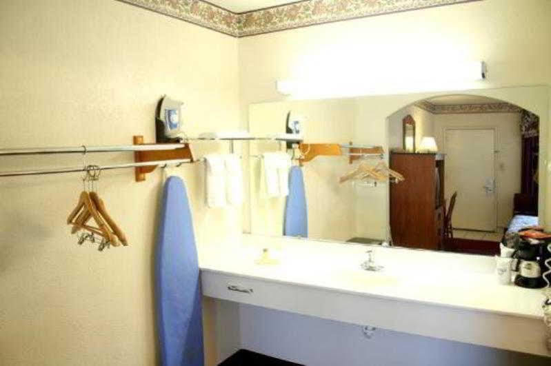 Hotel Days By Wyndham Airport - Phoenix