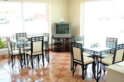 Hotel Days By Wyndham Airport -