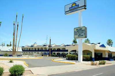 Days By Wyndham Airport - Hotel Phoenix