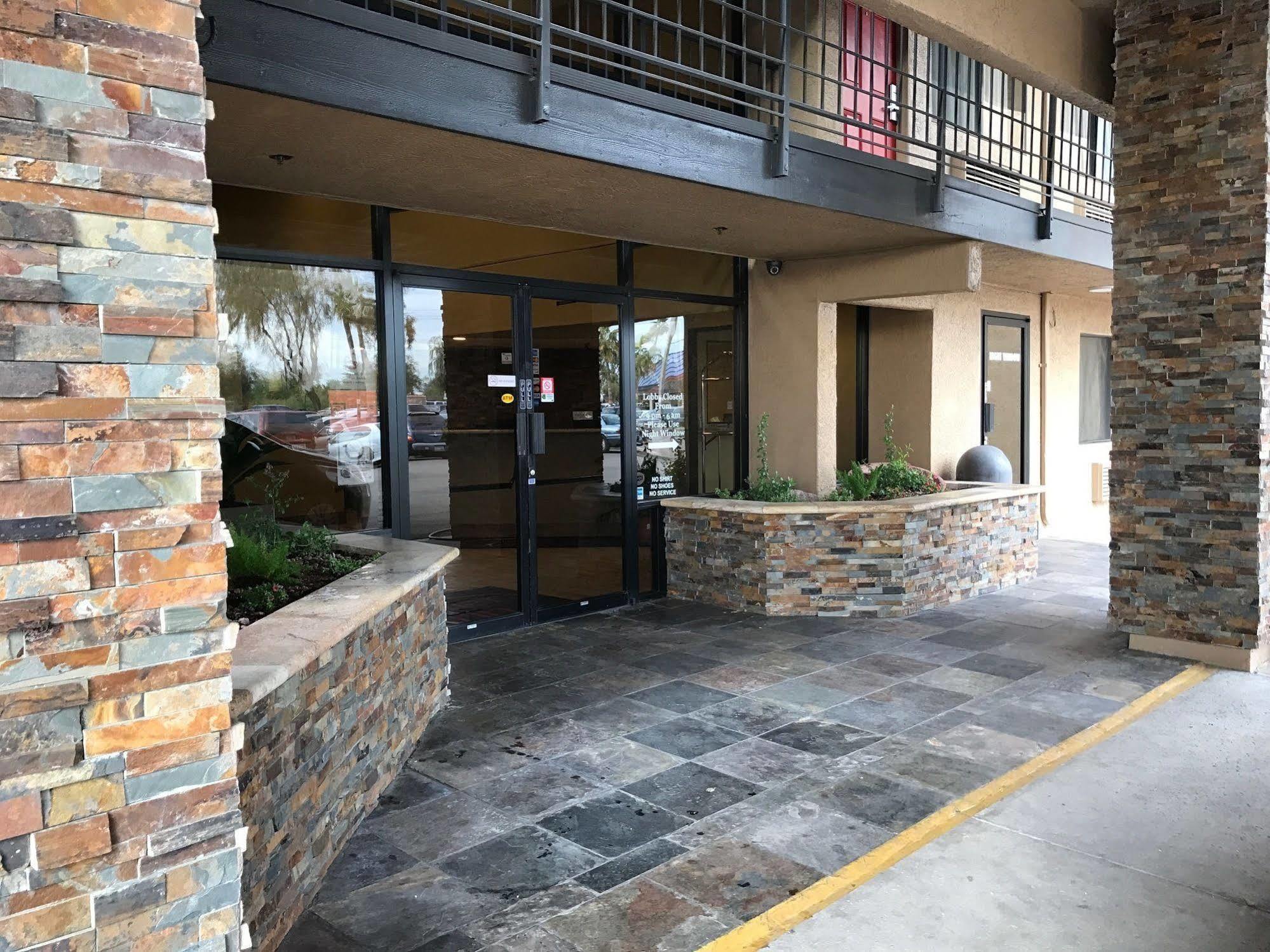 Motel Travelers - Phoenix