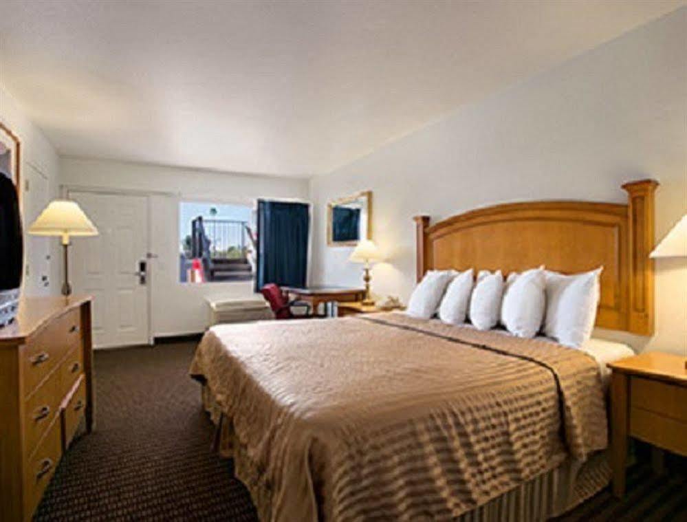 Hotel Rodeway North I-17 Phoenix