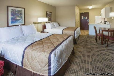 Hometowne By Red Roof - Black Canyon Highway Motel 2*