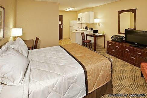 Hometowne By Red Roof - Black Canyon Highway Motel