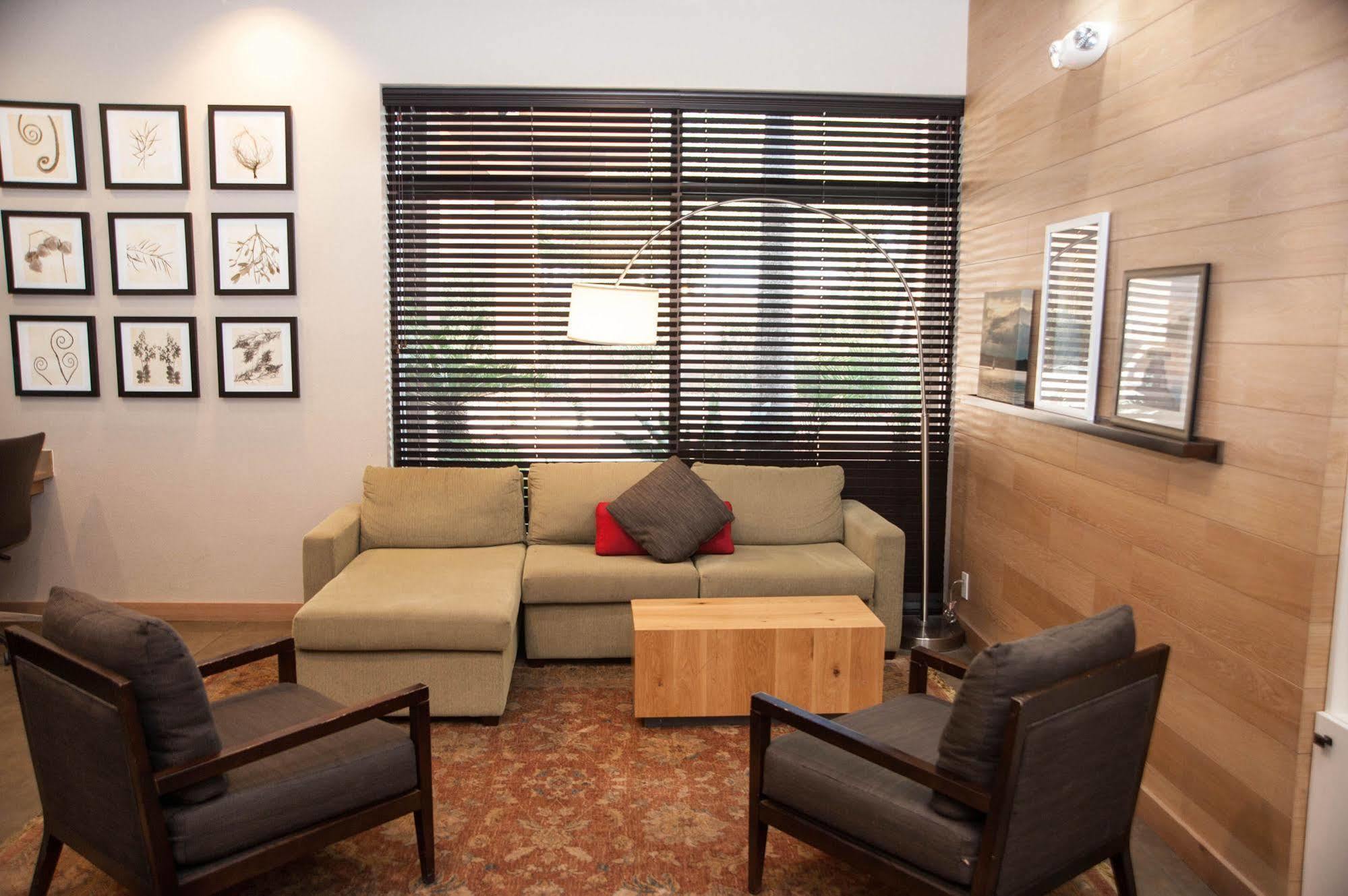 Hotel Greentree & Sky Harbor