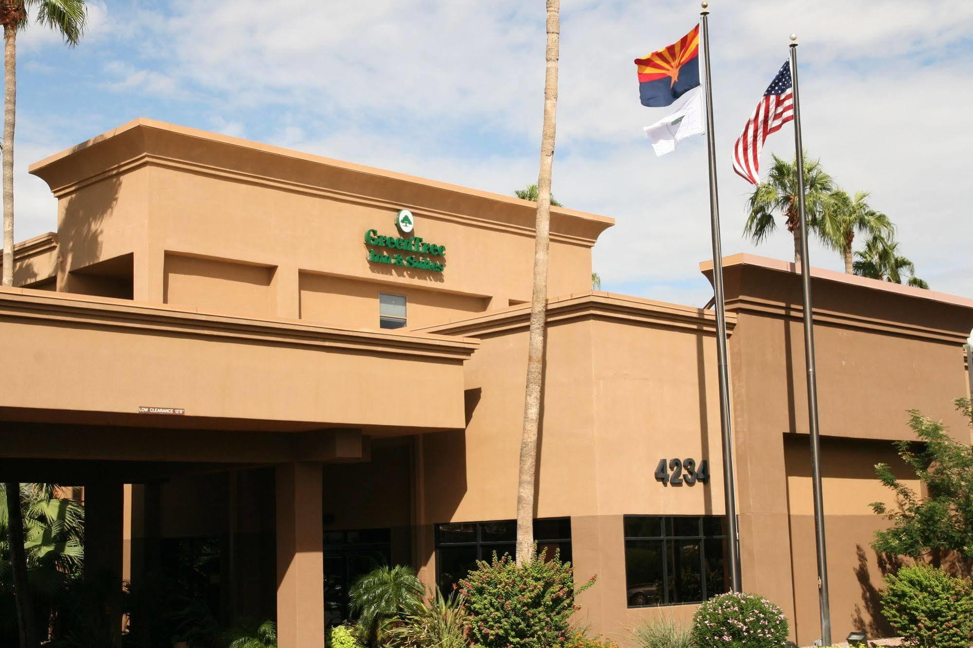 Hotel Greentree & Sky Harbor 3*