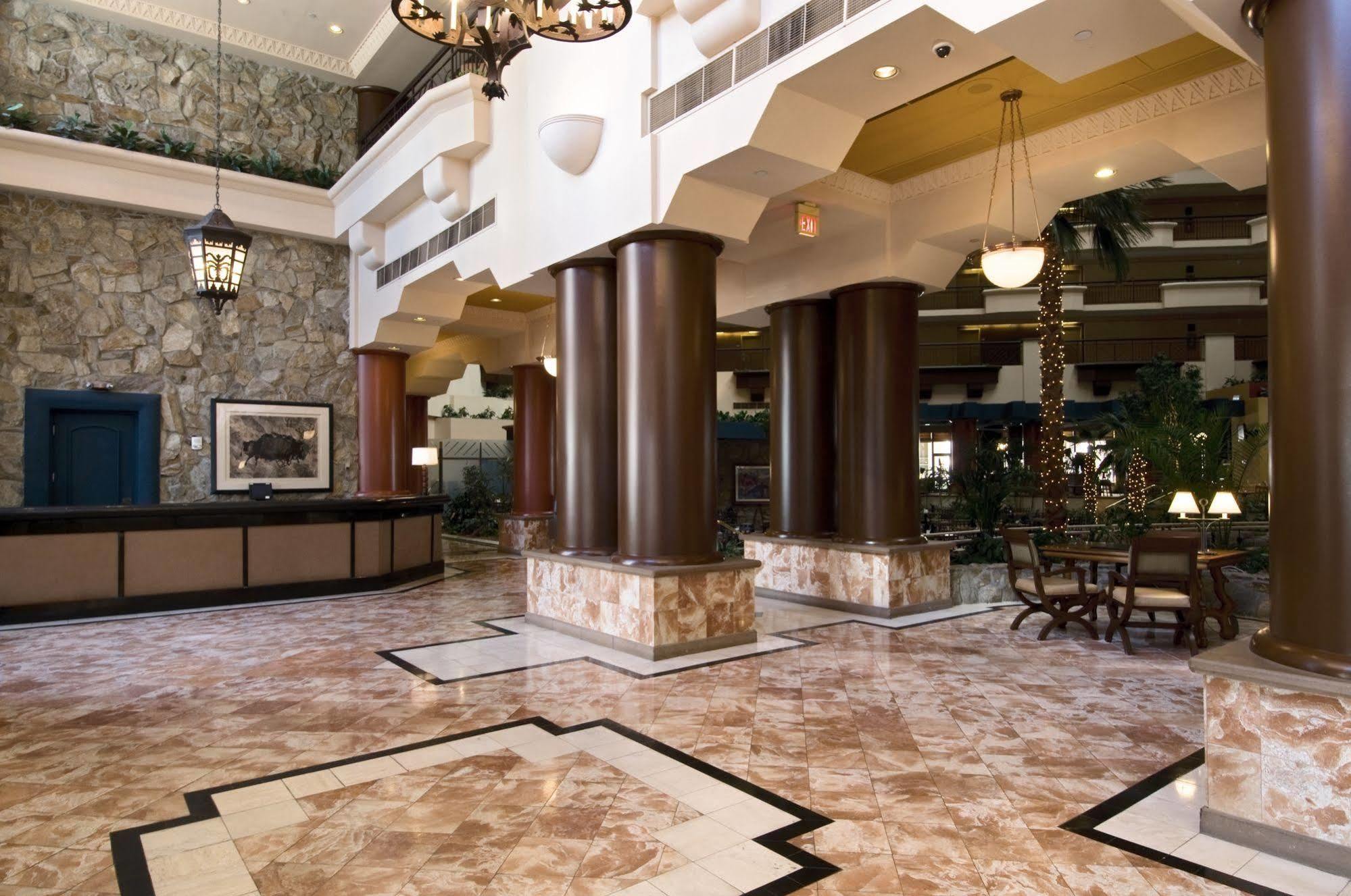 Hotel Embassy By Hilton Downtown North
