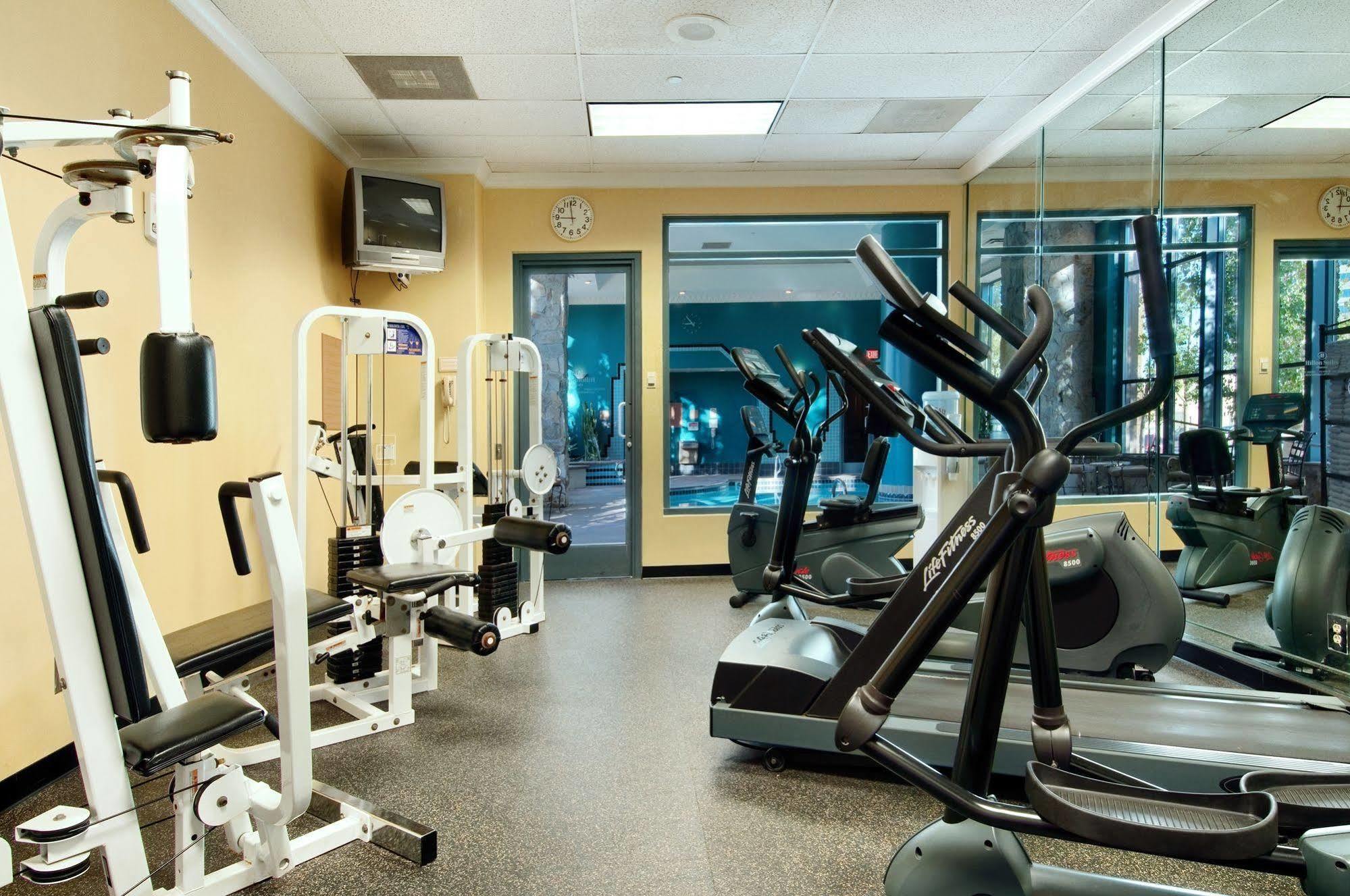 Hotel Embassy By Hilton Downtown North 3*