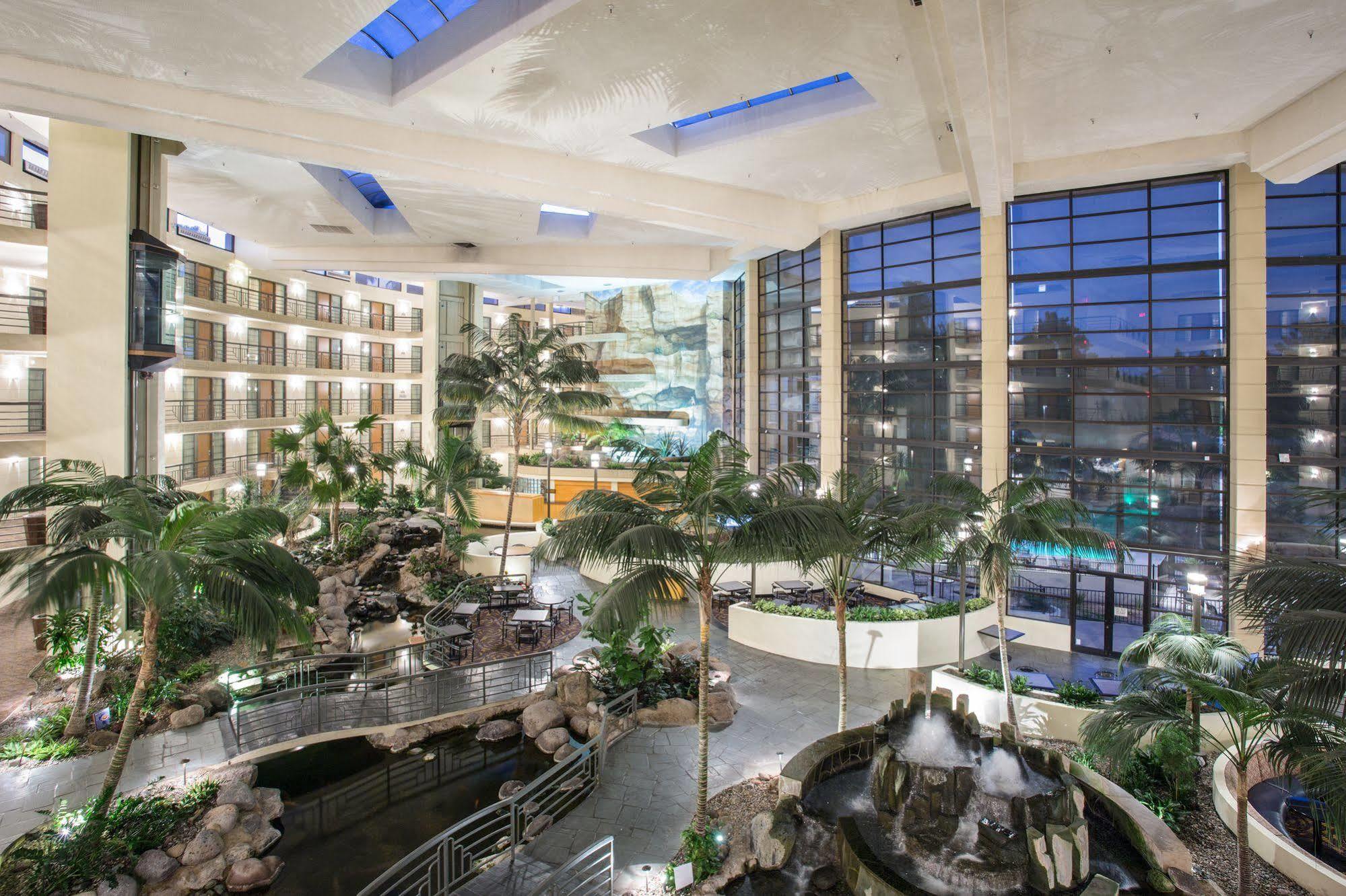 Embassy By Hilton Biltmore Phoenix