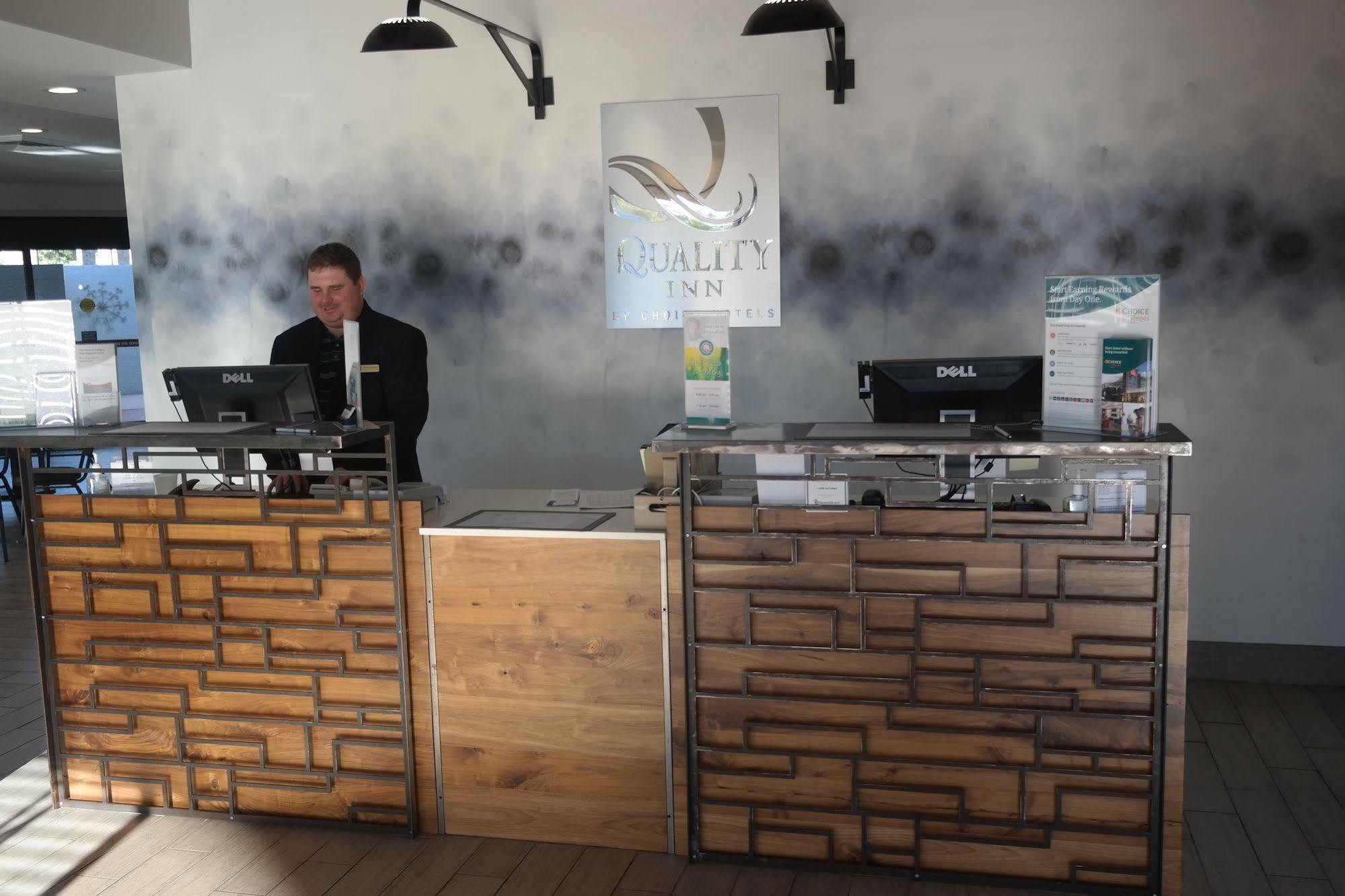 Hotel Quality Airport 3*