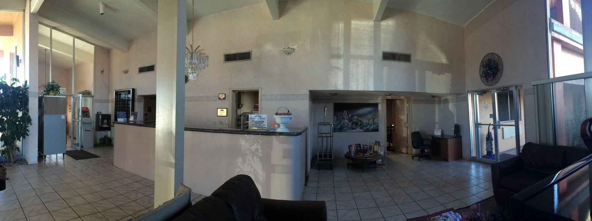Howard Johnson By Wyndham Airport/downtown Area Hotel 2*