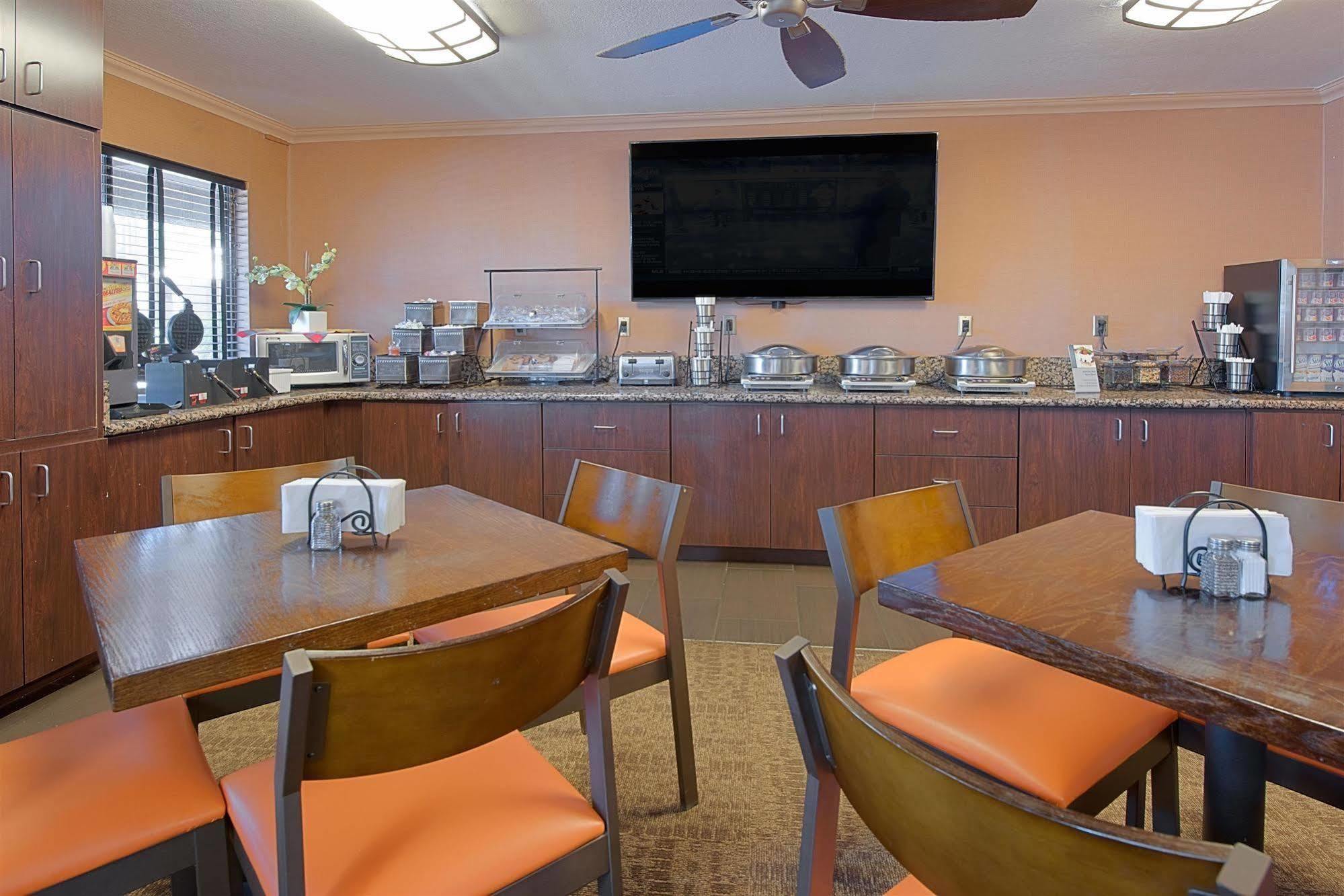 Western Innsuites & Hotel