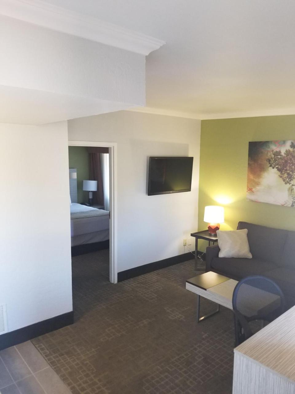 Western Innsuites & Phoenix
