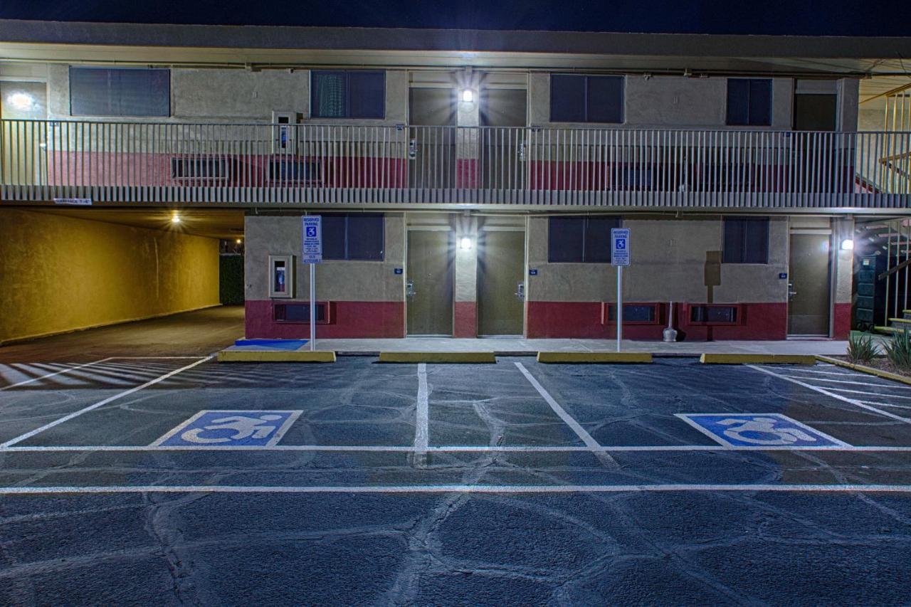 Motel Center Downtown 2*