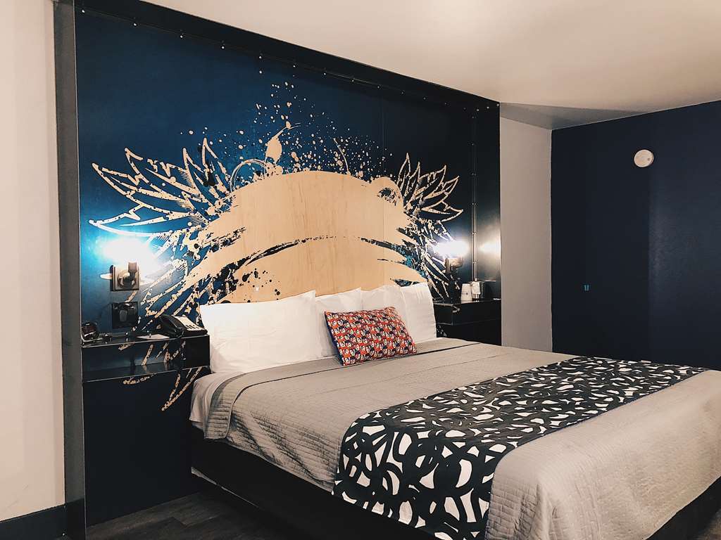 Downtown 3*