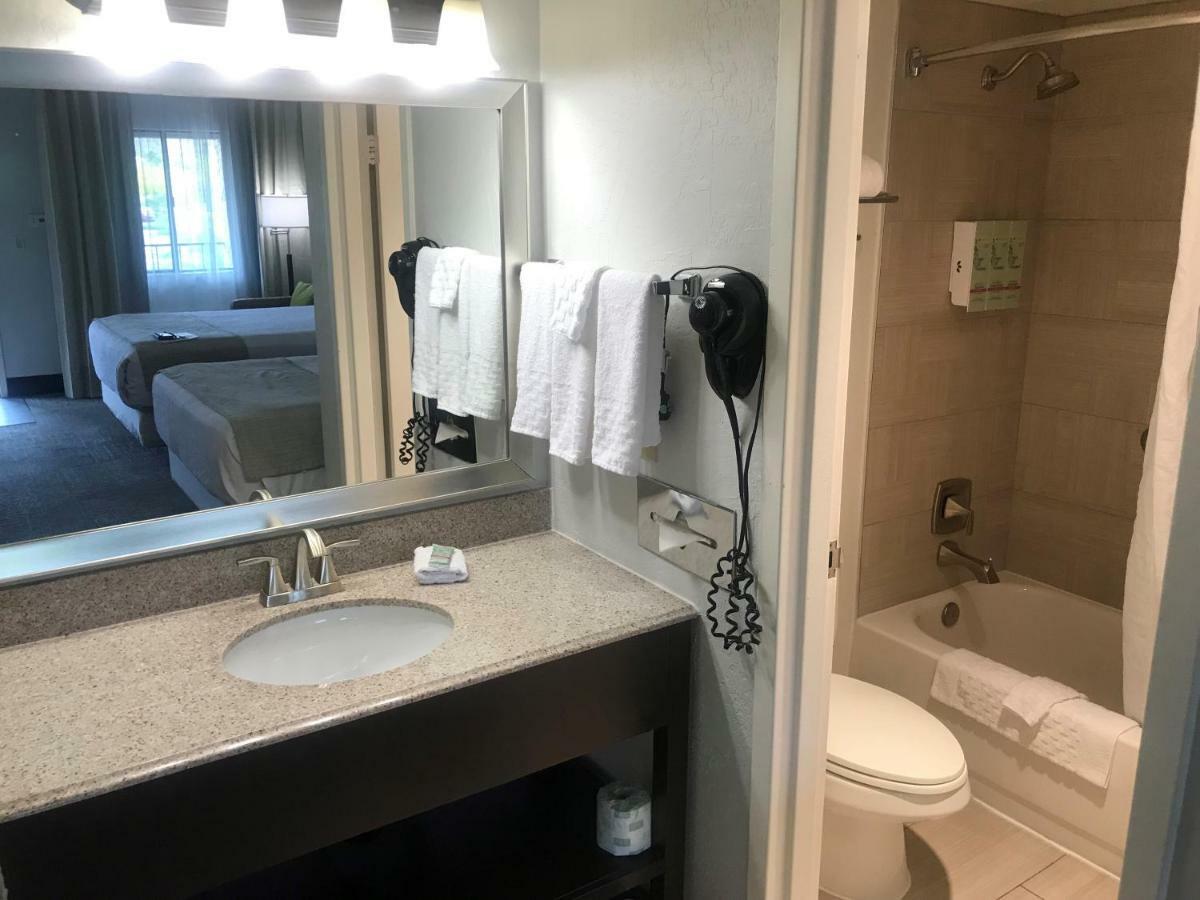 Hotel Western Innsuites & Phoenix