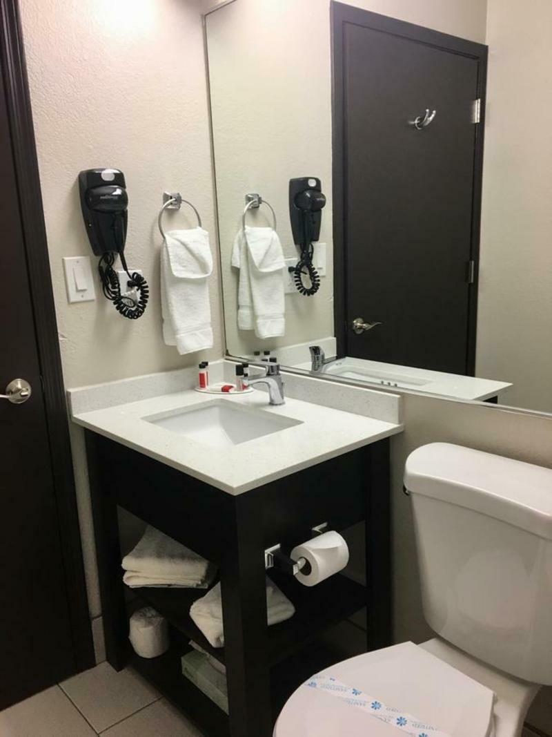 Baymont By Wyndham I-10 Near 51st Ave Hotel