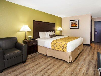 Hotel Baymont By Wyndham I-10 Near 51st Ave 2*