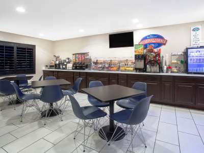 Hotel Baymont By Wyndham I-10 Near 51st Ave