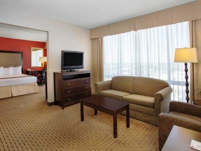 Express & - Midtown, An Ihg Hotel