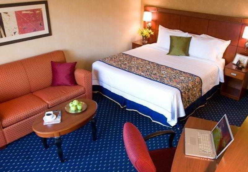 Courtyard By Marriott North Hotel