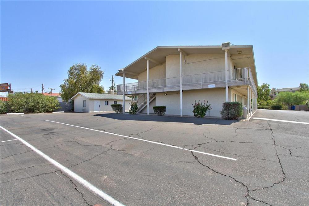 Hotel 6-phoenix, Az - East