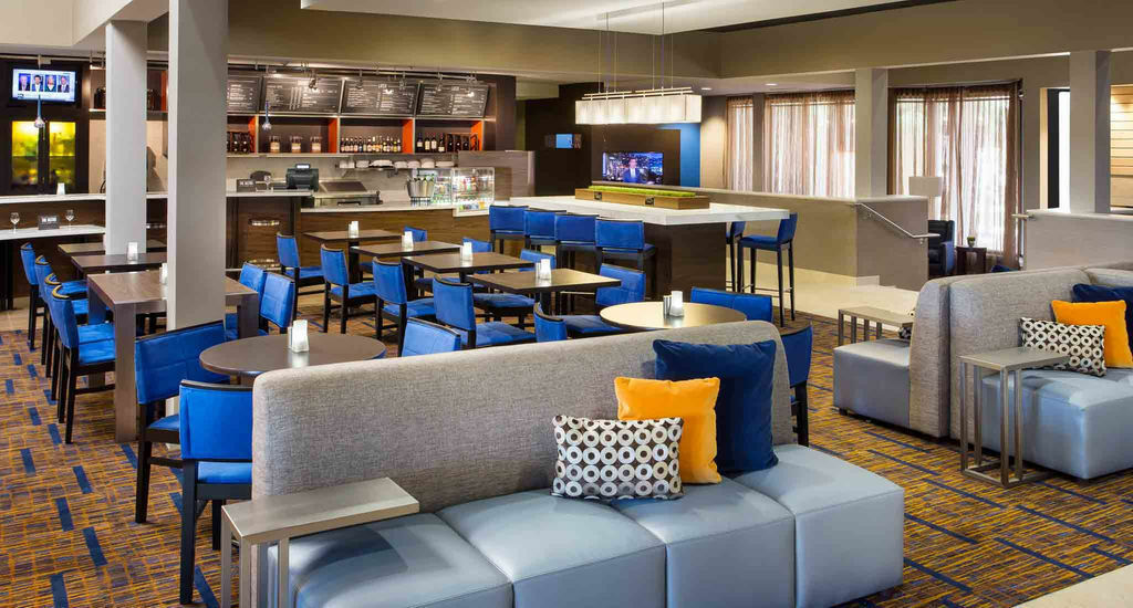 Courtyard By Marriott North Hotel