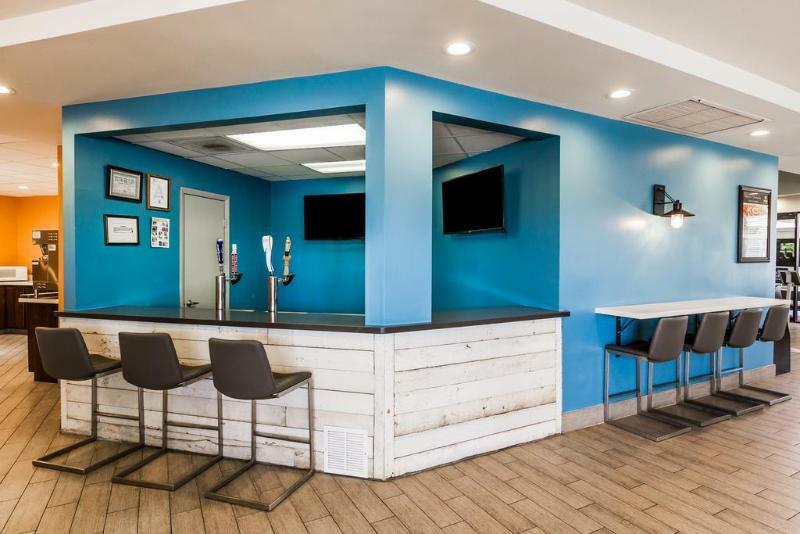 Quality Airport Hotel 3*