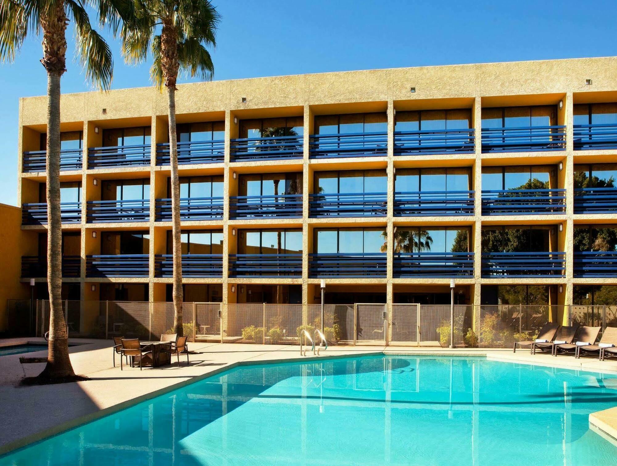 Hotel Four Points By Sheraton North 3*