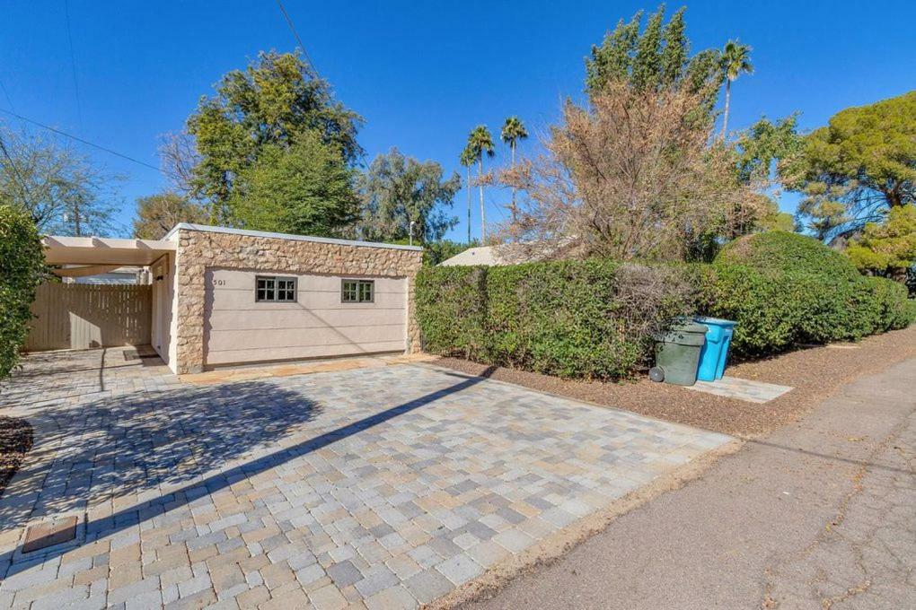 Little In Melrose! New Listing!