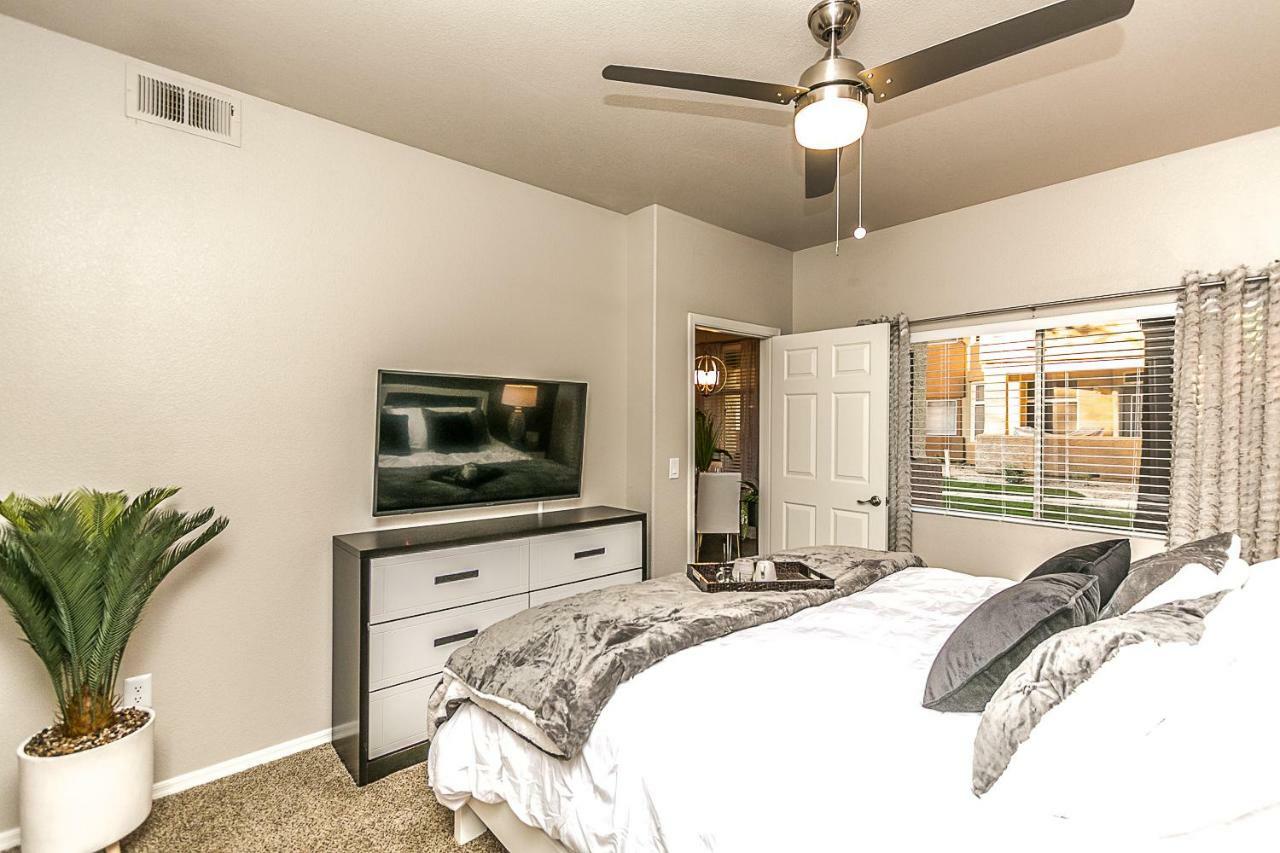 Casa de férias Tpc Golf, Shopping & Dining 3 Miles With Parking -1064 Phoenix
