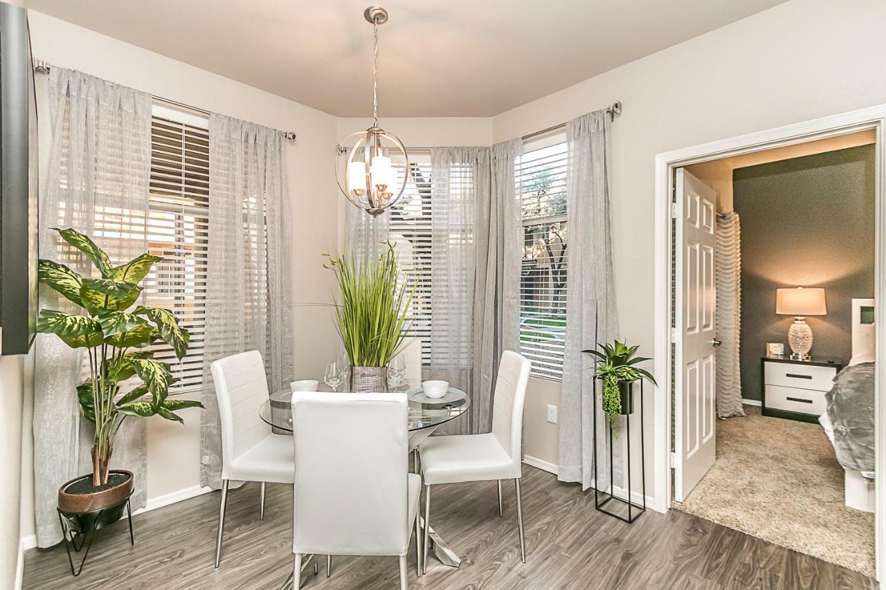 Casa de férias Tpc Golf, Shopping & Dining 3 Miles With Parking -1064 Phoenix