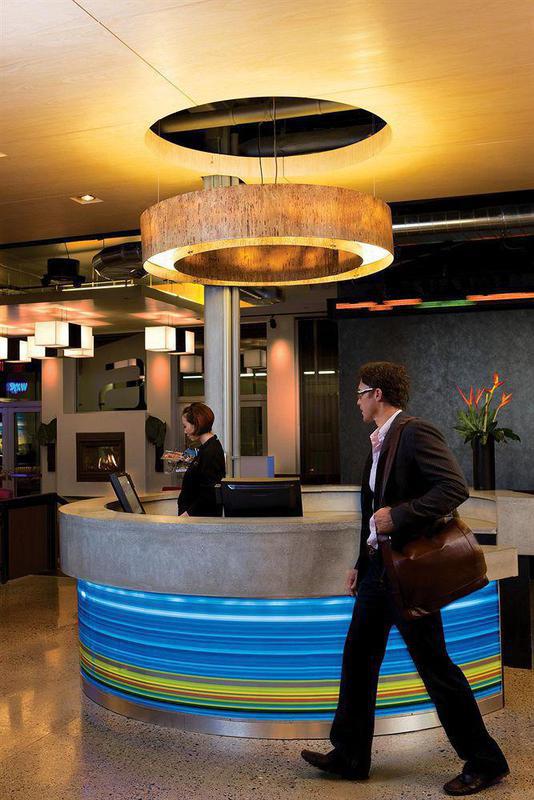 Aloft Airport 3*