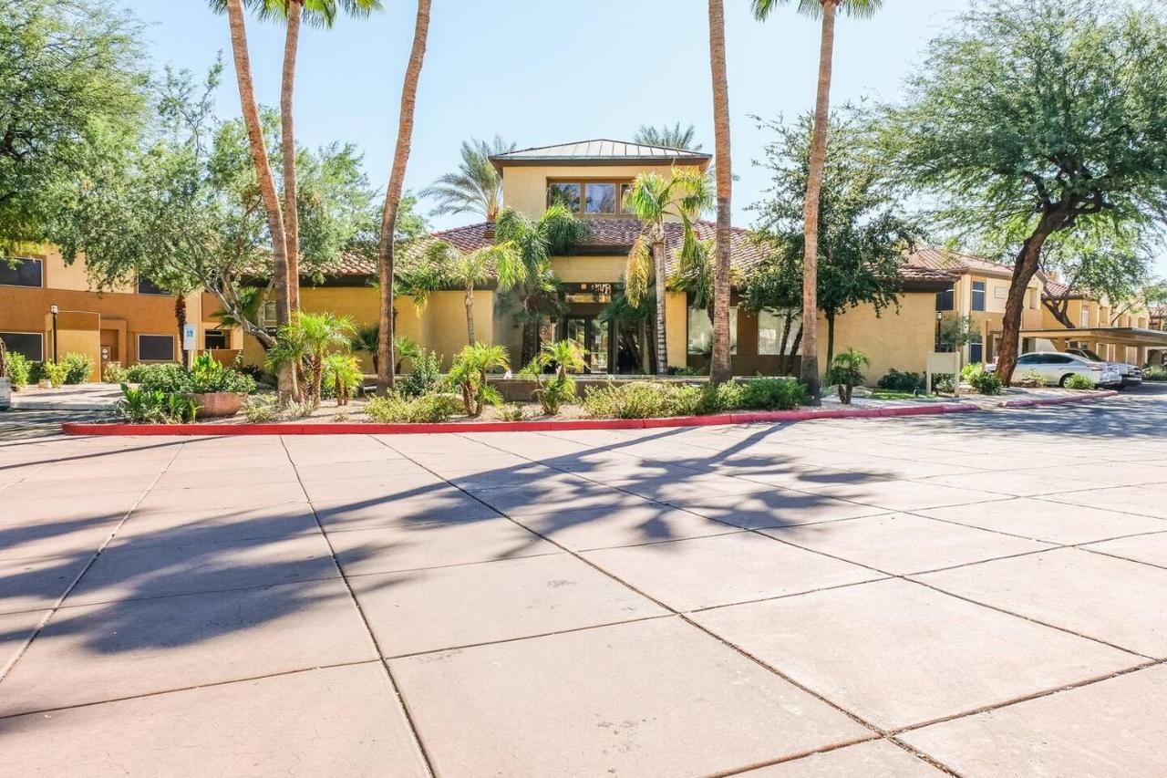 Frontdesk North Scottsdale Paradise Valley Apts Phoenix