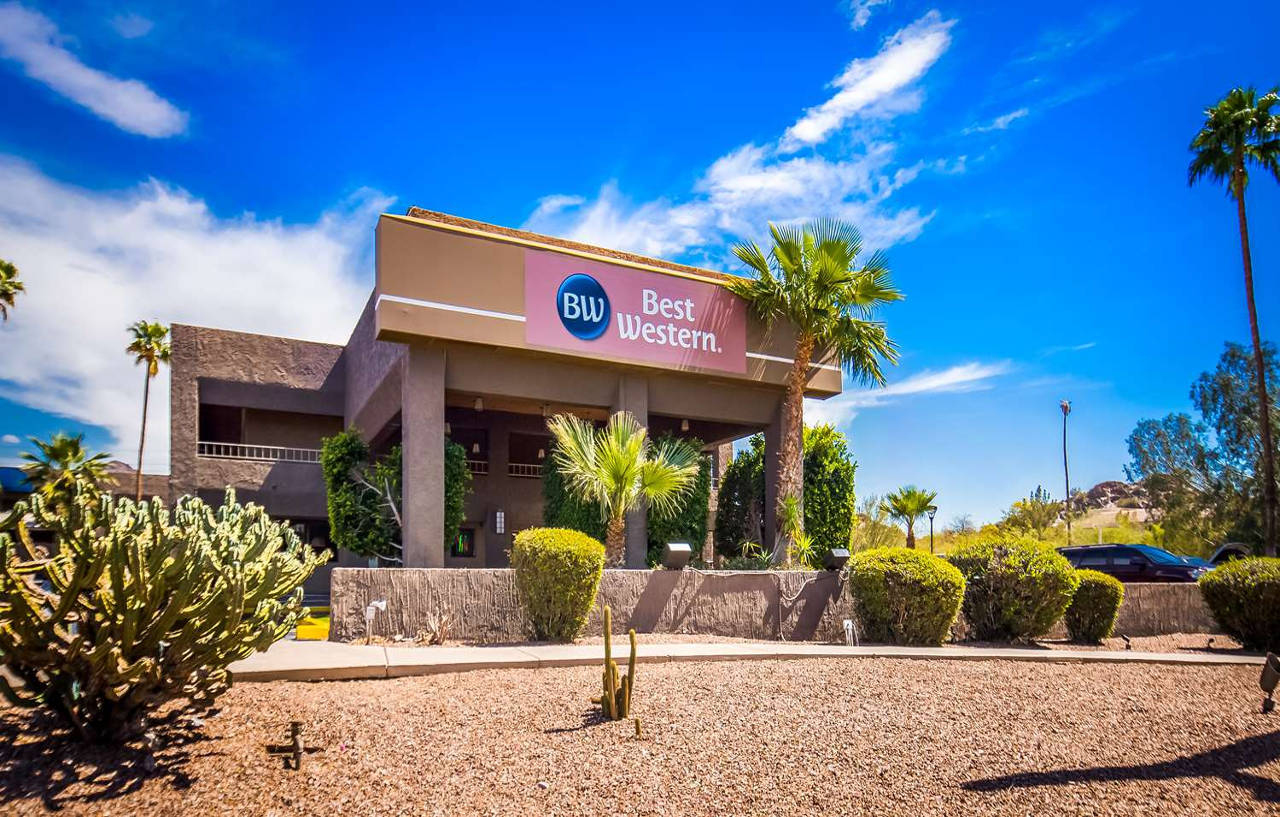 Hotel Western Innsuites & 3*