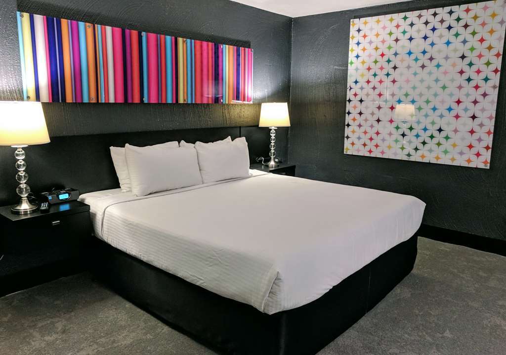 The Clarendon & Hotel 4*