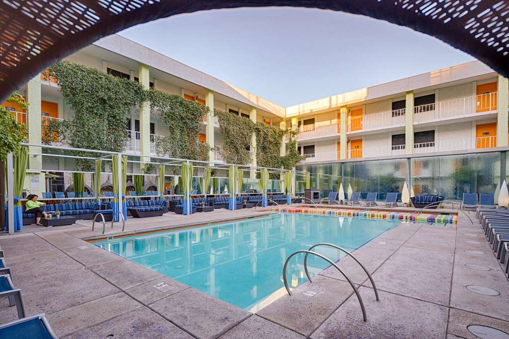 Hotel The Clarendon &