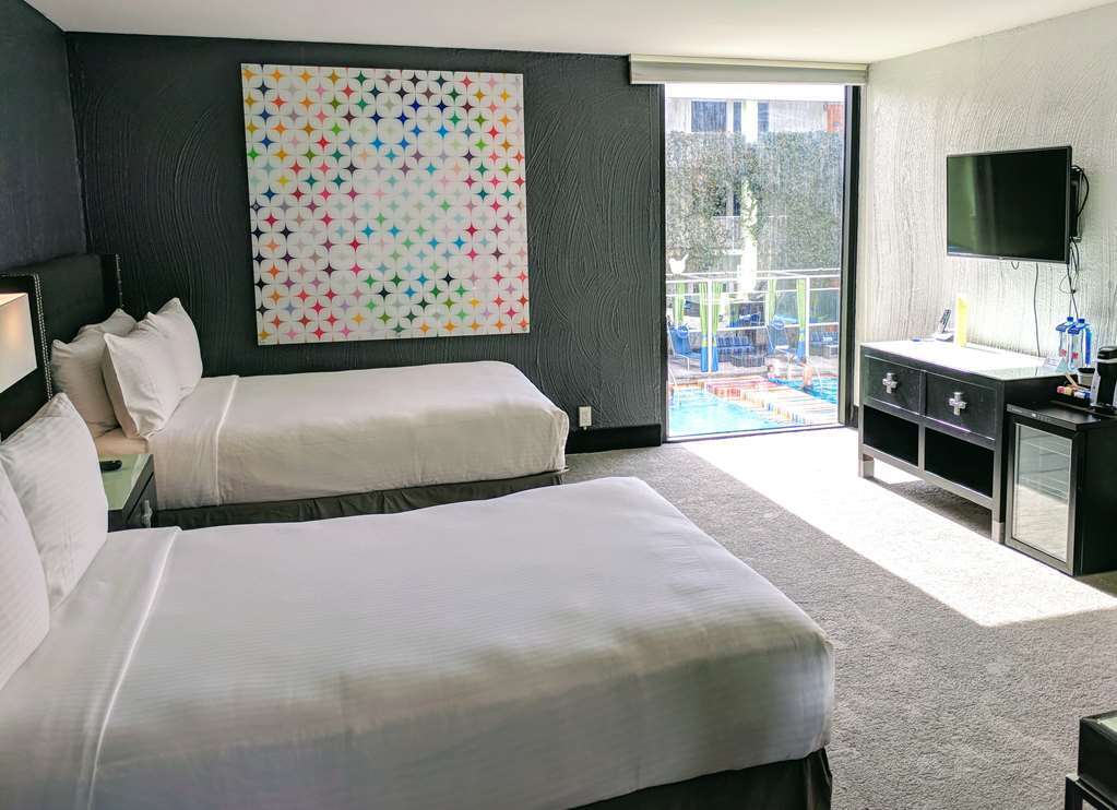 Hotel The Clarendon & 4*