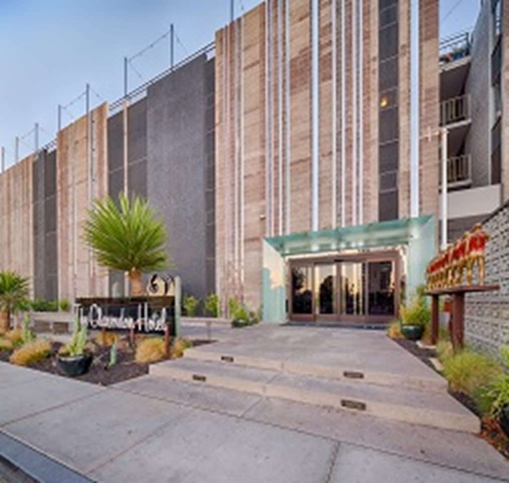 Hotel The Clarendon & 4*