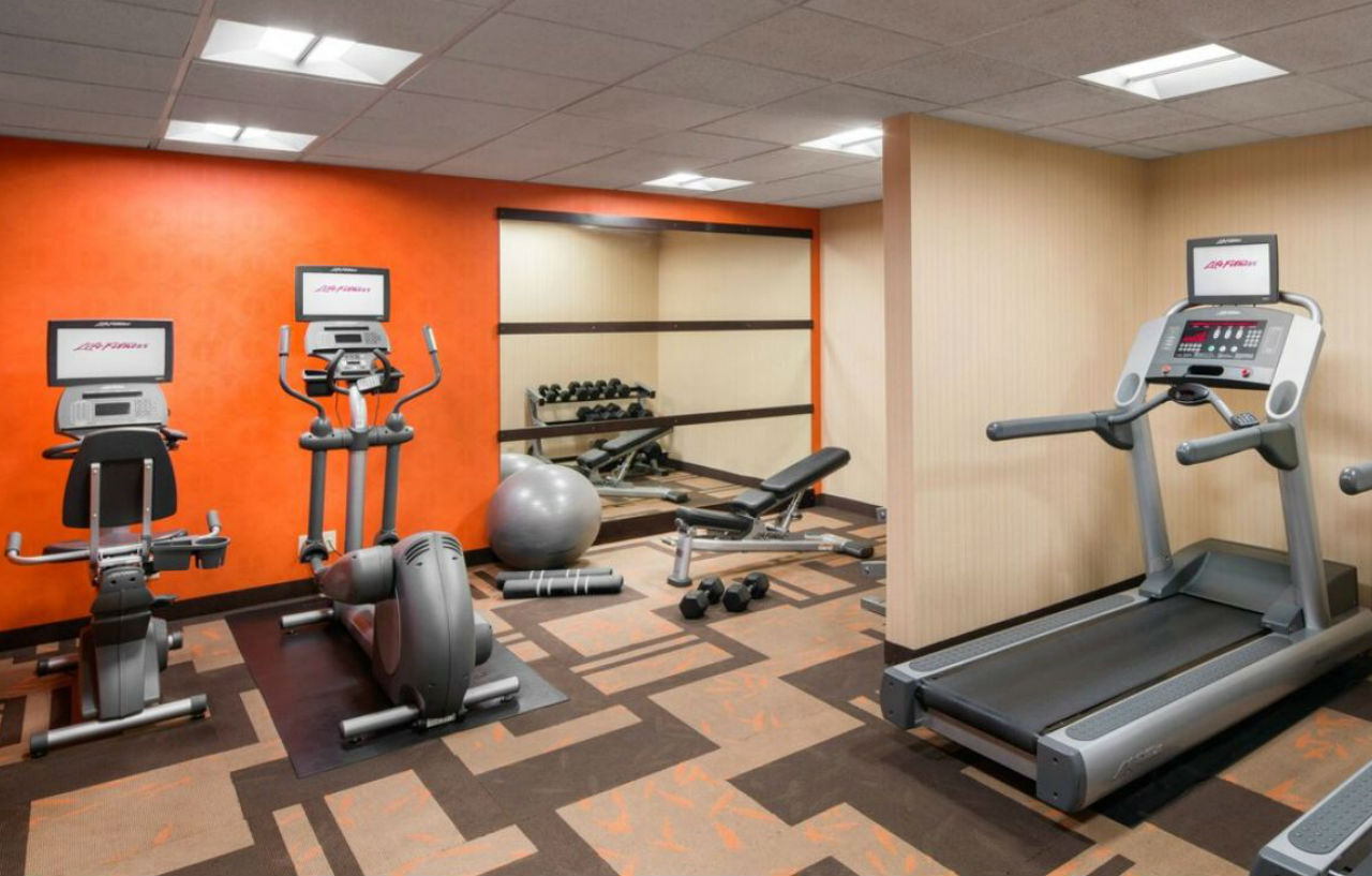 Courtyard By Marriott North Hotel