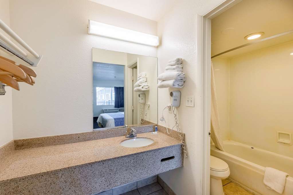Hotel Rodeway North I-17