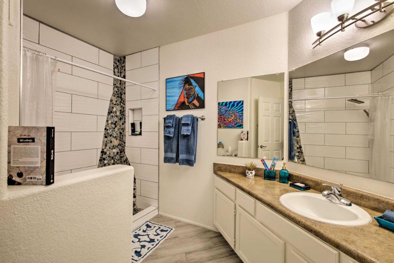 Apartment Modern With Pool About 3 Mi To Downtown Phoenix!