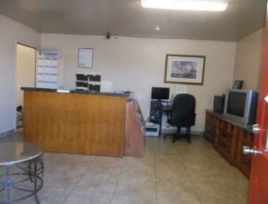 Payless Motel
