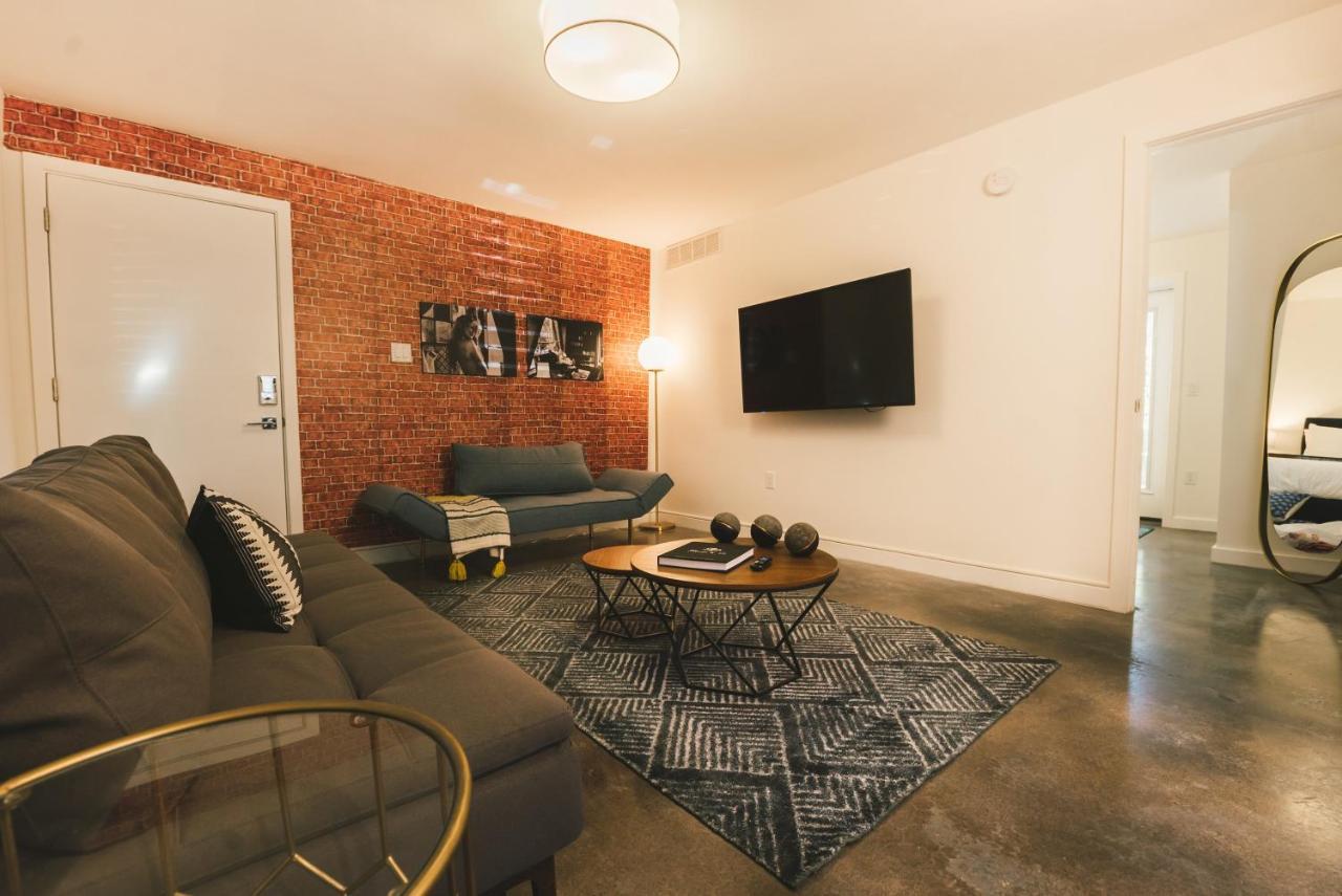 Wanderjaunt - Apts Near Roosevelt Row *