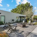 Unique Design 1-Bedroom Apartment - 80 Walkscore!